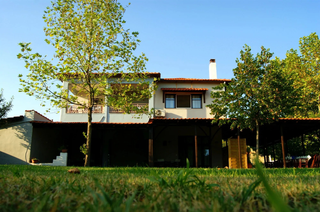 Elizabeth\'s House 3 * Elizabeth\'s House 3 *