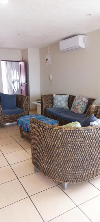 Margate Boulevard Spacious Apartment