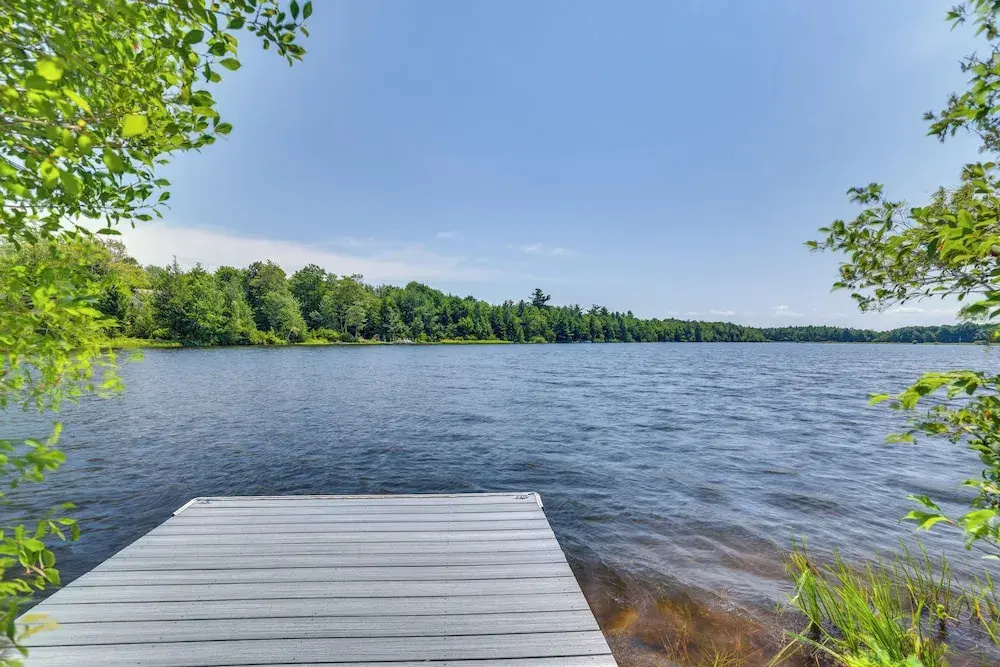 Private Hot Tub: Lakefront Poconos Home!