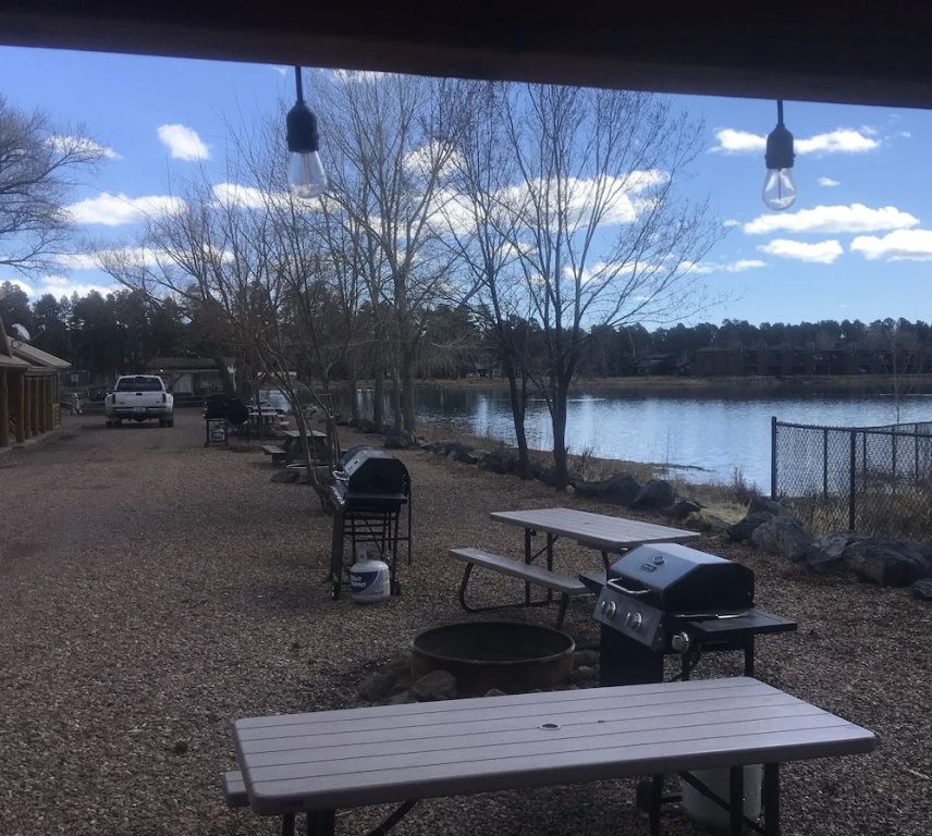 Rainbow's End Resort on Rainbow Lake - Général