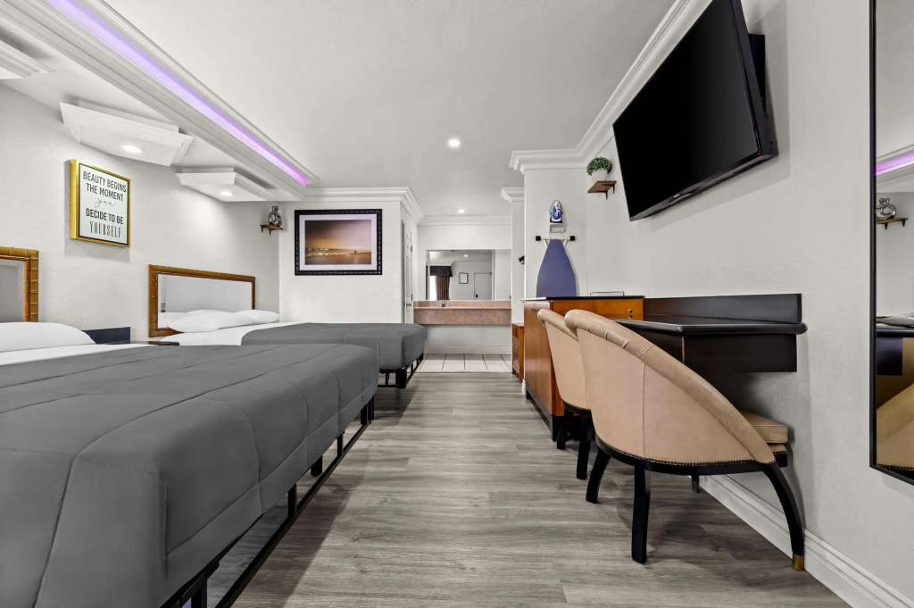 Rodeway Inn Santa Ana - Garden Grove — 5