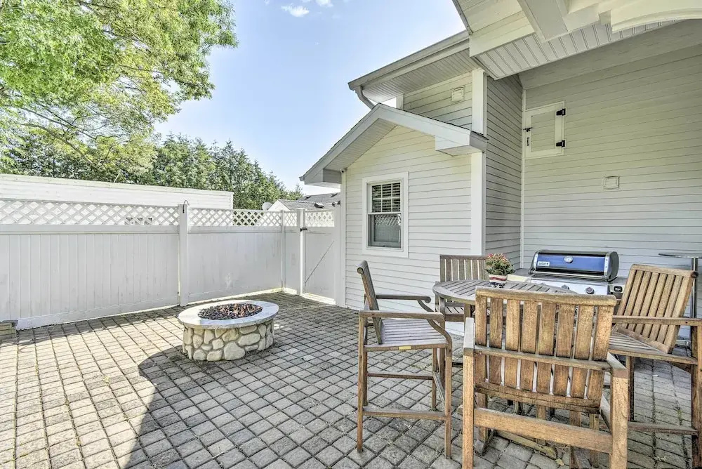 Ephraim Home w/ Yard - Walk to Lake Michigan!