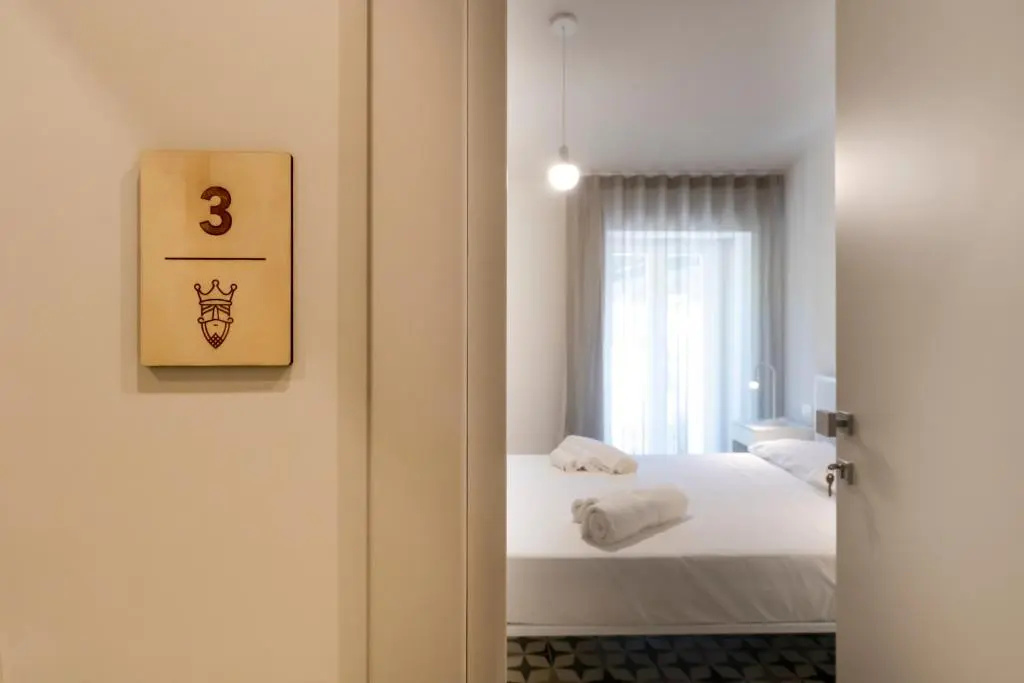 Standard Double room with balcony (full double bed)