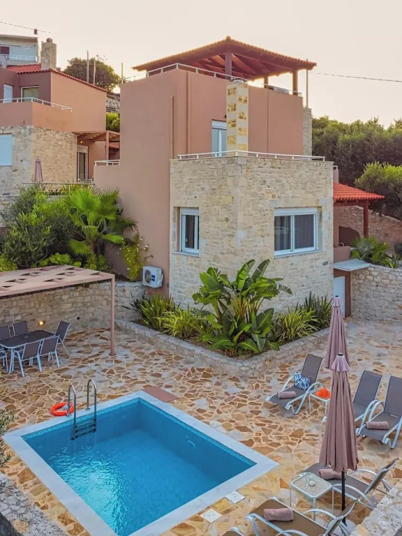 3 Bedrooms Classic Villa with sea view
