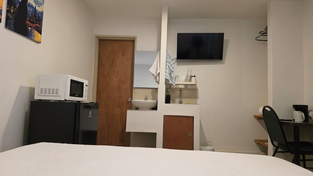 Double Studio (full double bed)