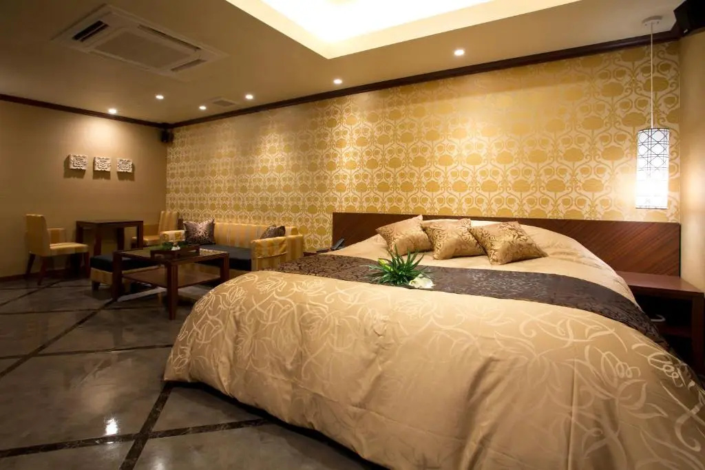 Deluxe Double room (full double bed)