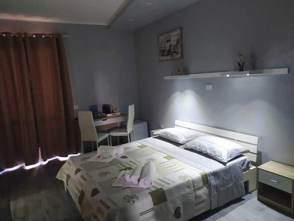 The Queen Tropea — 5