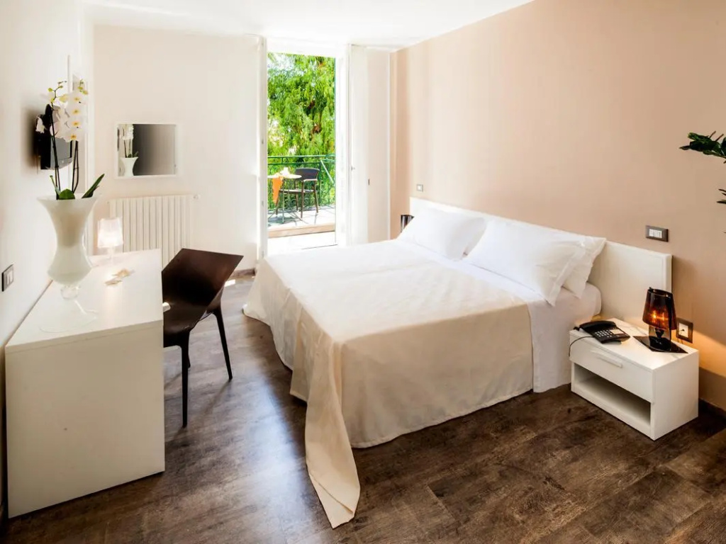 Standard Double room (full double bed)