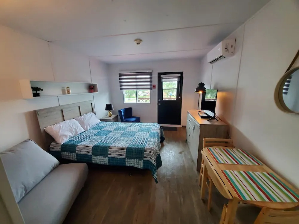 Standard Double room with balcony (full double bed)