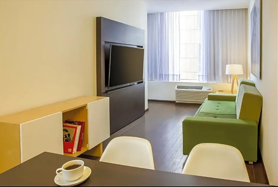 Double Junior Suite (full double bed)