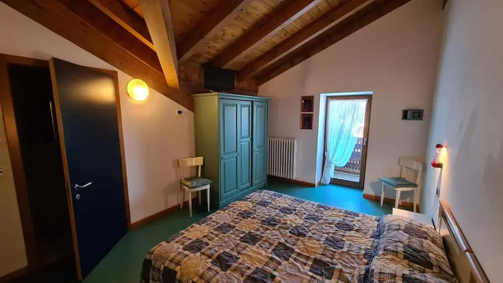 Standard Double room (full double bed)