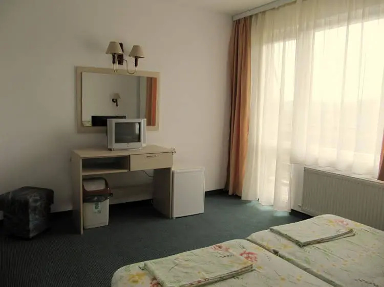 Family Hotel Lipite - фото 3
