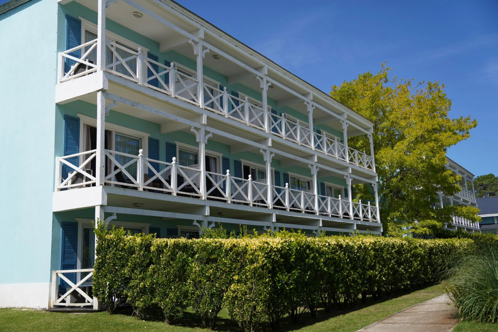 Howard Johnson Hotel & Convention Center Madariaga - Carilo
