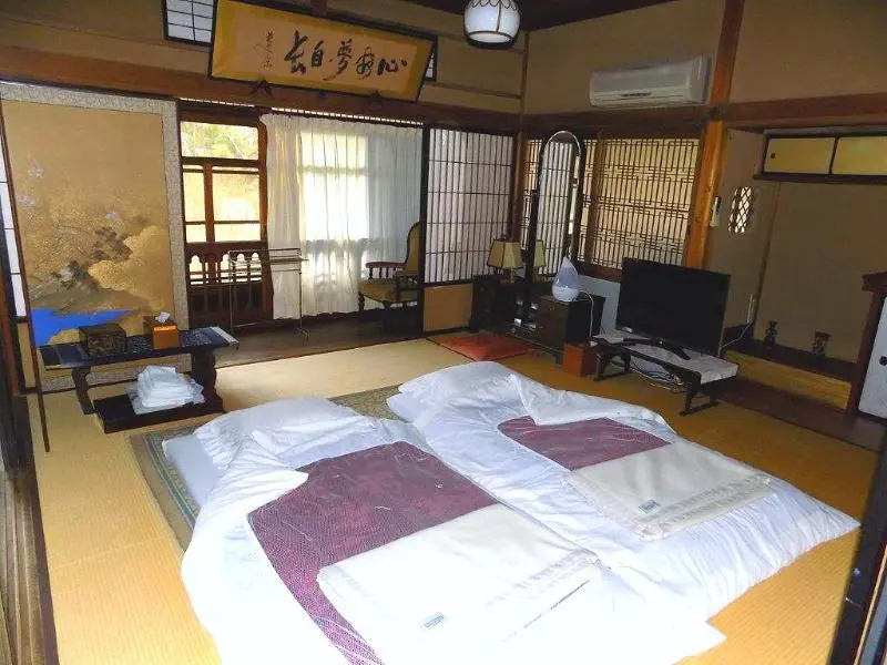 Yugawara Seikoen — 3