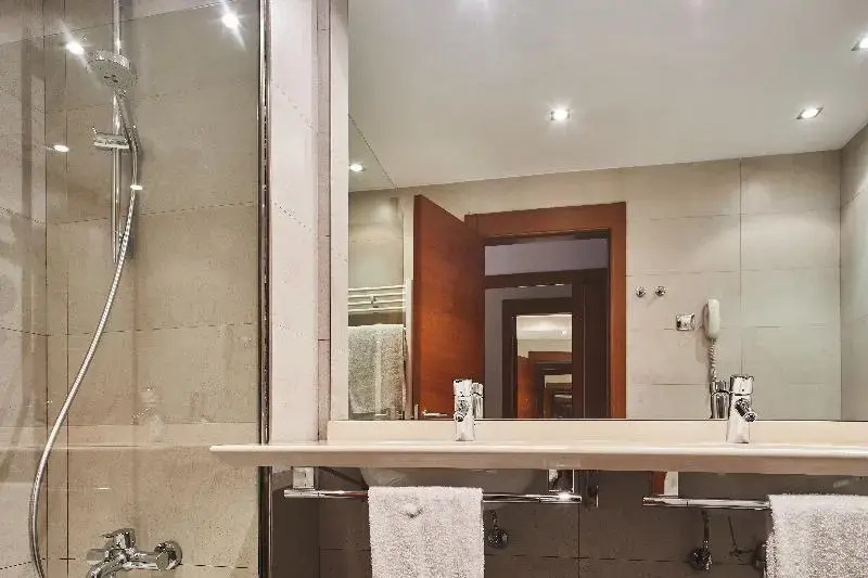 Hotel Silken Ciudad Gijon - Chambres