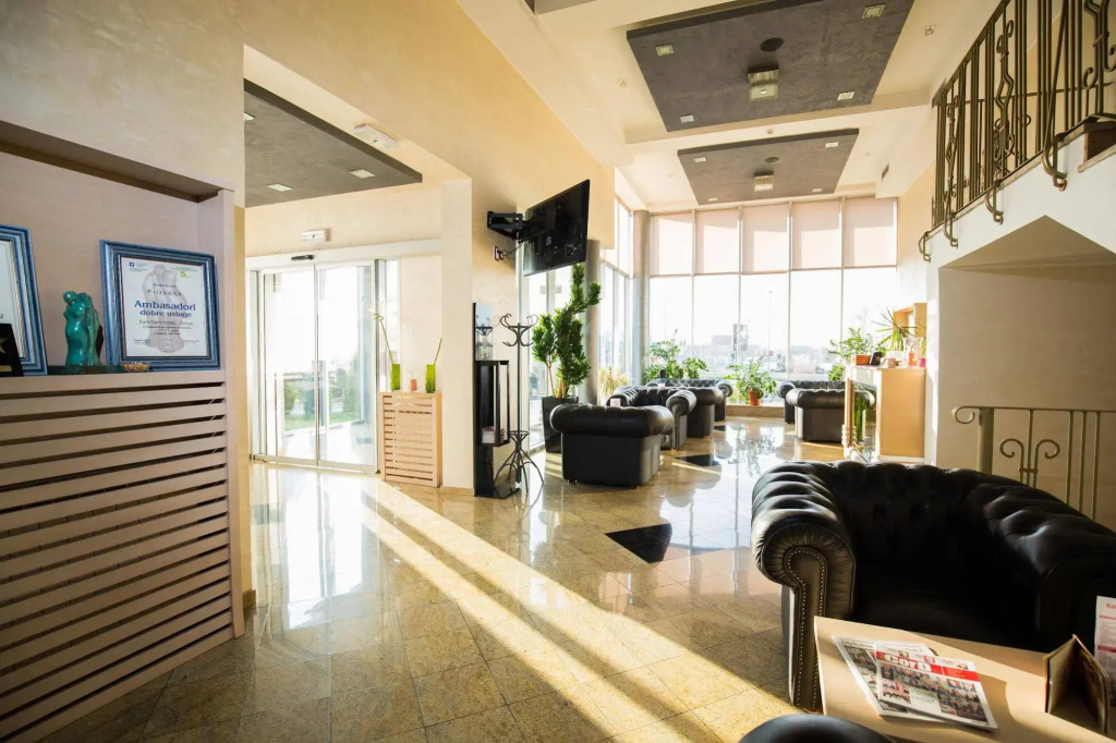 Euro Garni Hotel — фото