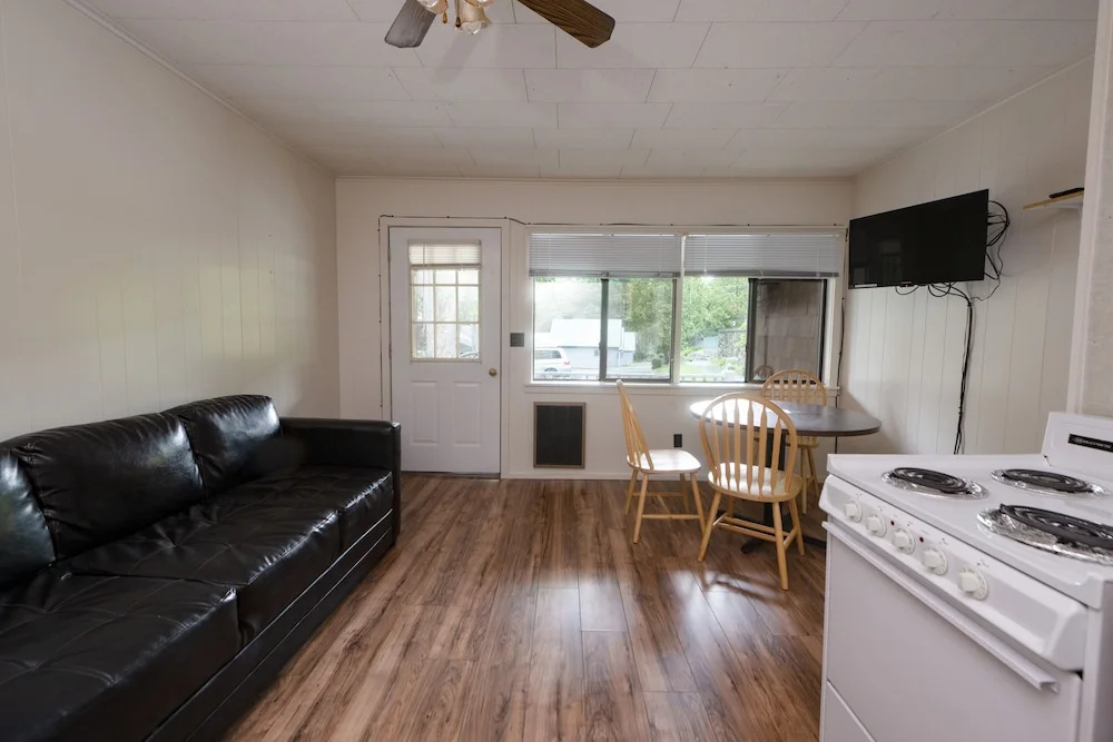 2 Bedrooms Suite with pool view