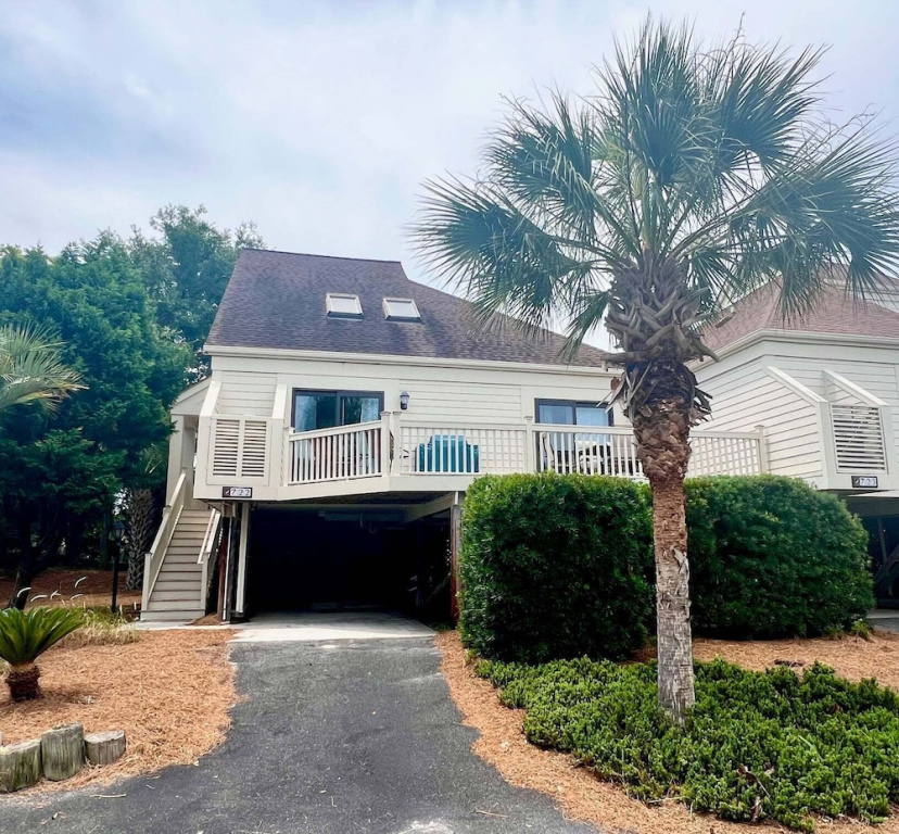 Three Bedroom By Beach and Club Free Amenity Card 1827