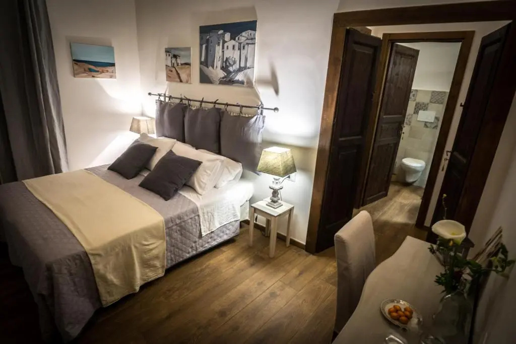 Superior Double room (full double bed)