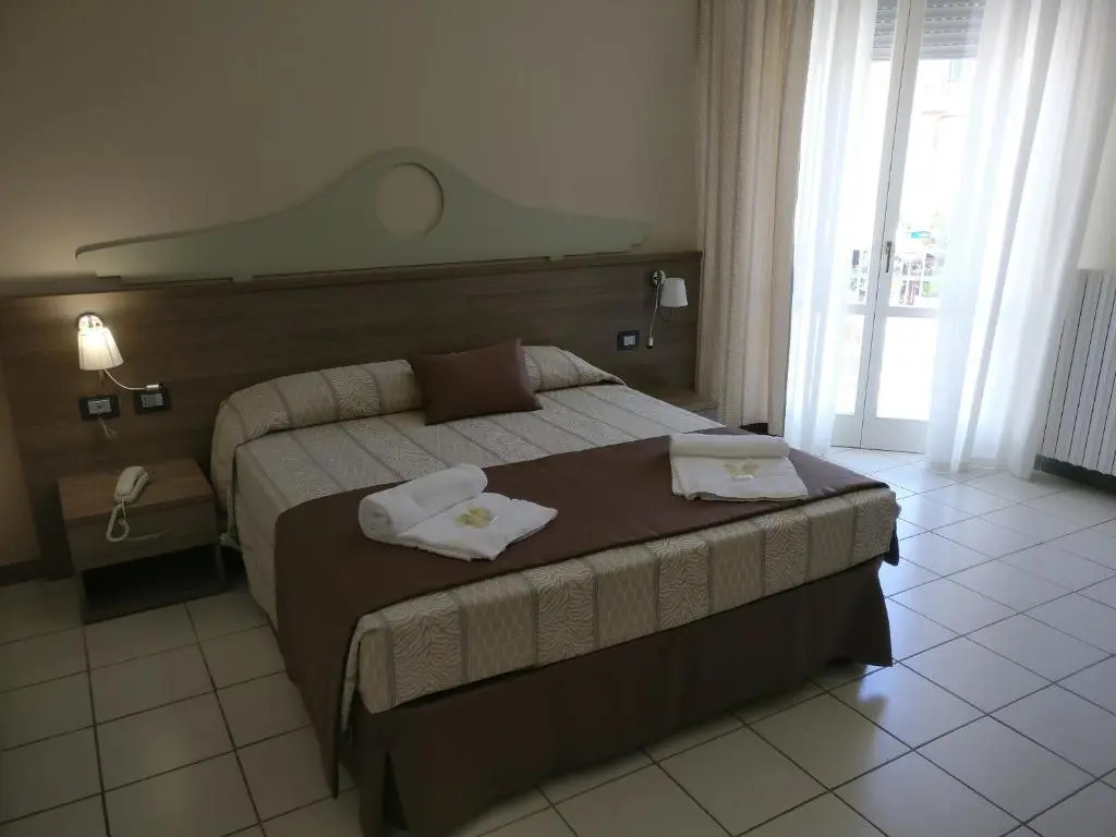 Standard Double room (full double bed)
