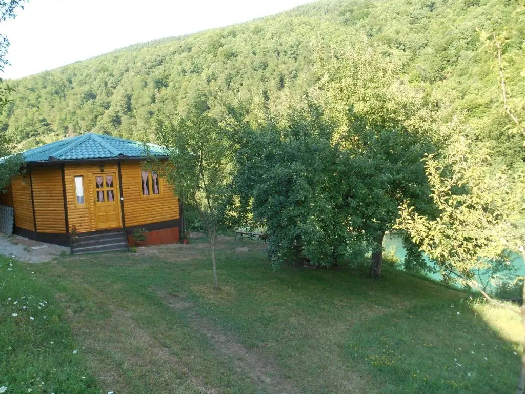 Bungalow with garden view