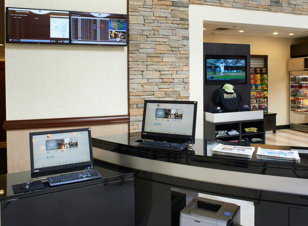 DoubleTree by Hilton Detroit - Dearborn