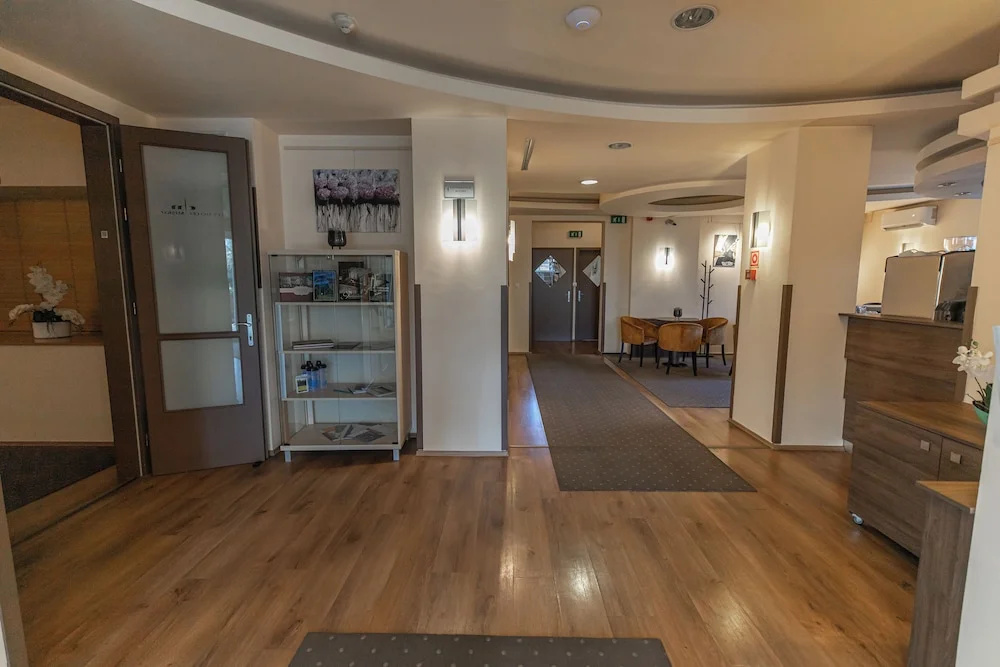 City Hotel Miskolc - Général