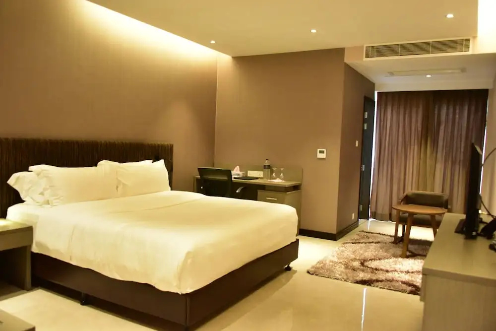 Deluxe Suite