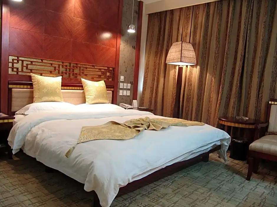 Business Double room (full double bed)