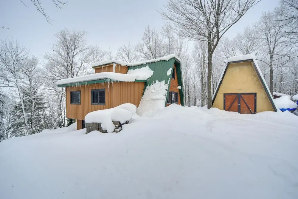 Waterfront Nelson Lake Cabin w/ Boat Dock!