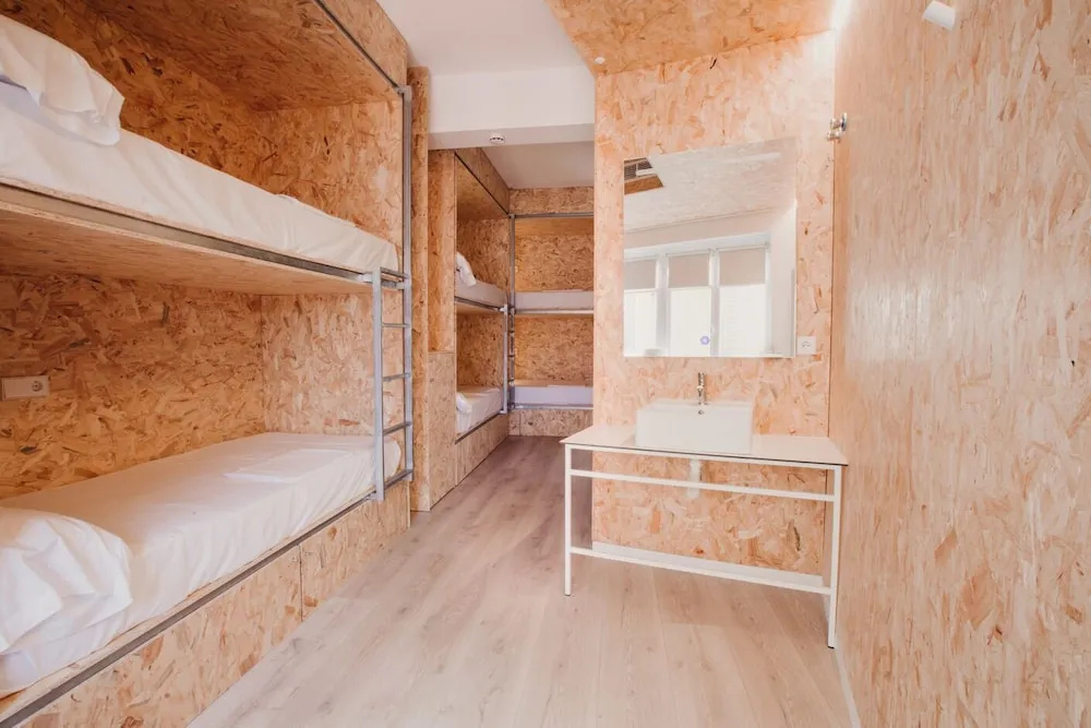Standard Sextuple room