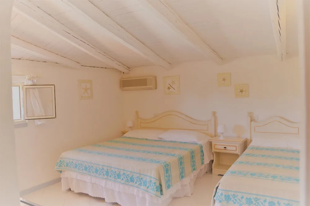 Classic Triple room with land view