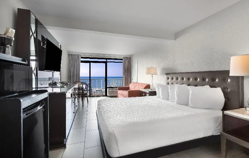 Double Studio oceanfront (full double bed)