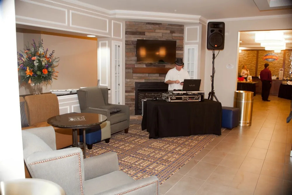 Lobby & Reception