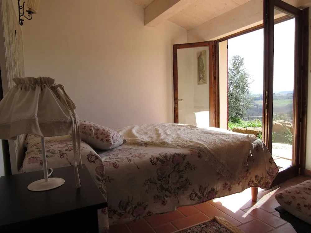 1 Bedroom Cottage with balcony and with view