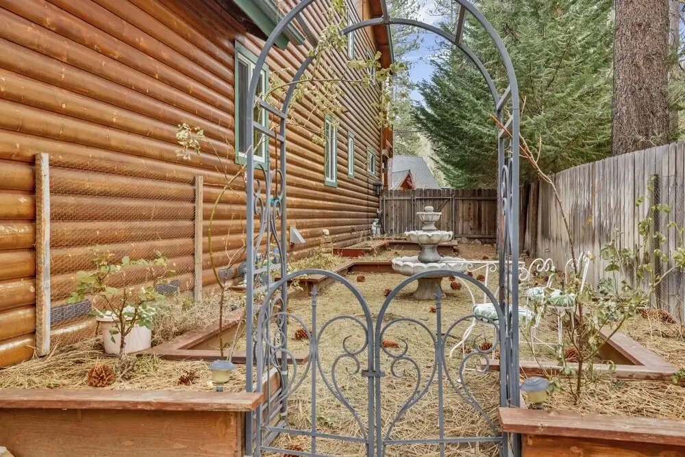 2246-fawnskin Log Cabin 4 Bedroom Home by RedAwning