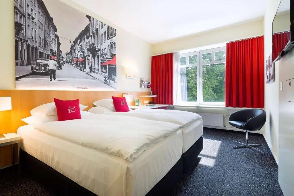 Standard Double room (full double bed)