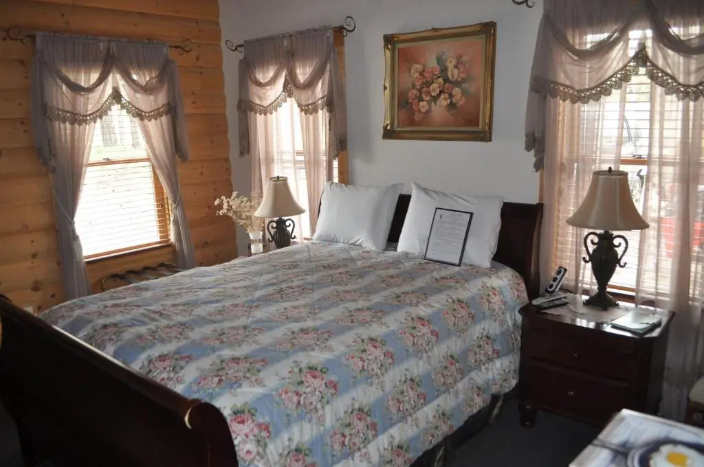 Elkwood Manor Bed & Breakfast - Chambres