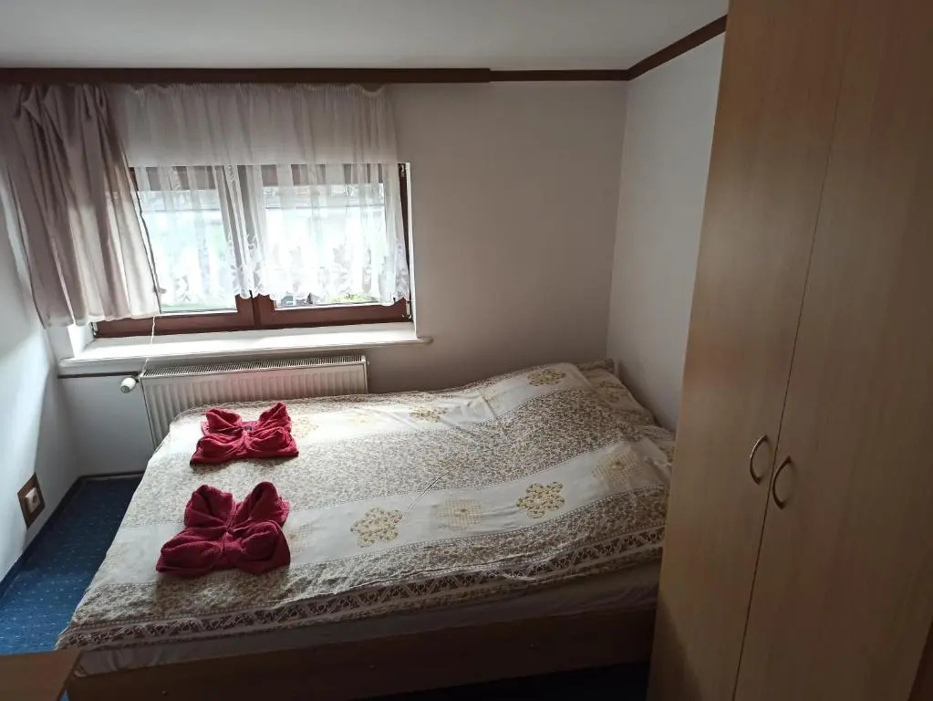 Economy room