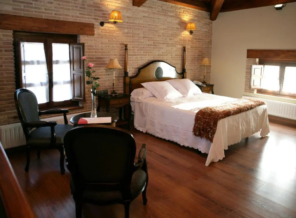 Posada Los Condestables - Chambres