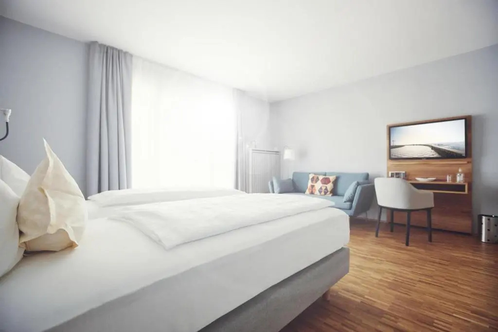 Deluxe Double room (full double bed)