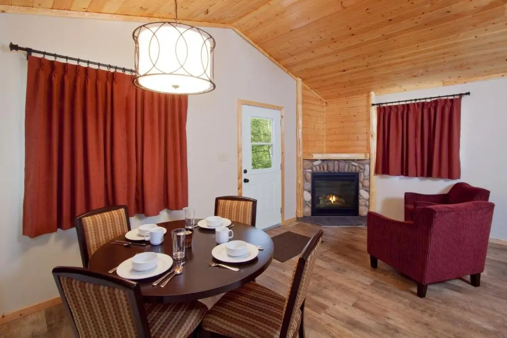 2 Bedrooms Chalet