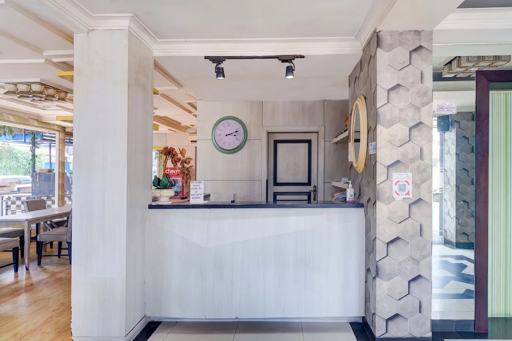 Lobby & Reception