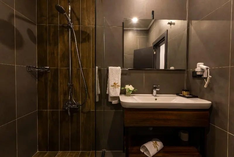 Standard Double room with balcony (full double bed)