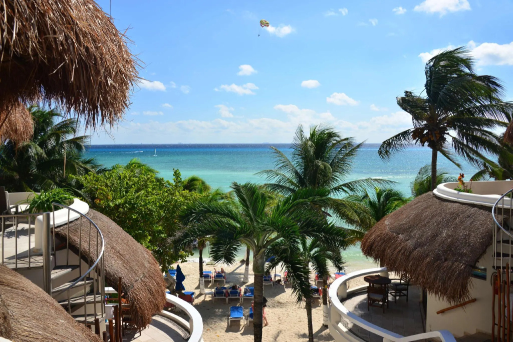 Playa Palms Beach Hotel - Général