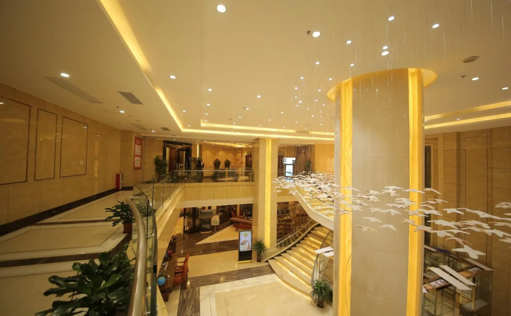 Lobby & Reception