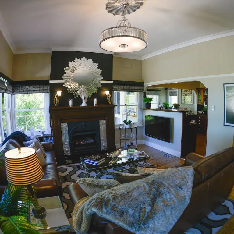 3 Bedrooms Luxury Cottage with balcony