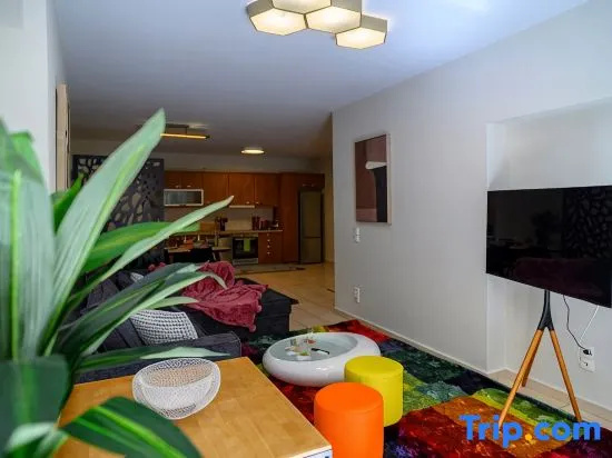 Artistic 2bedroom Luxury Hop to Acropolis