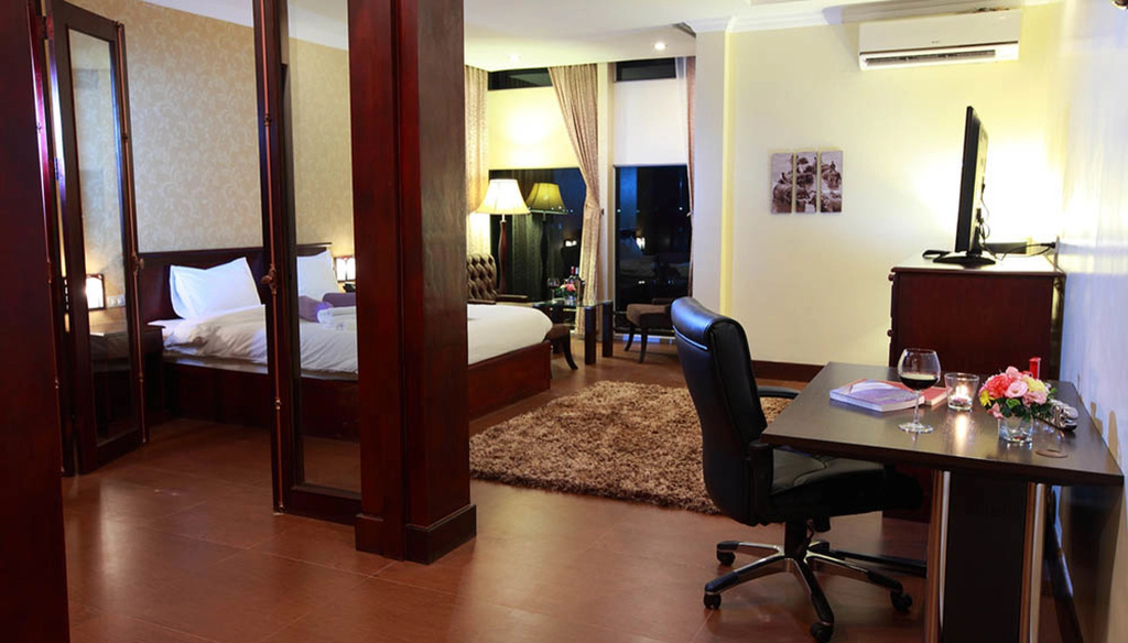 Standard room with river view