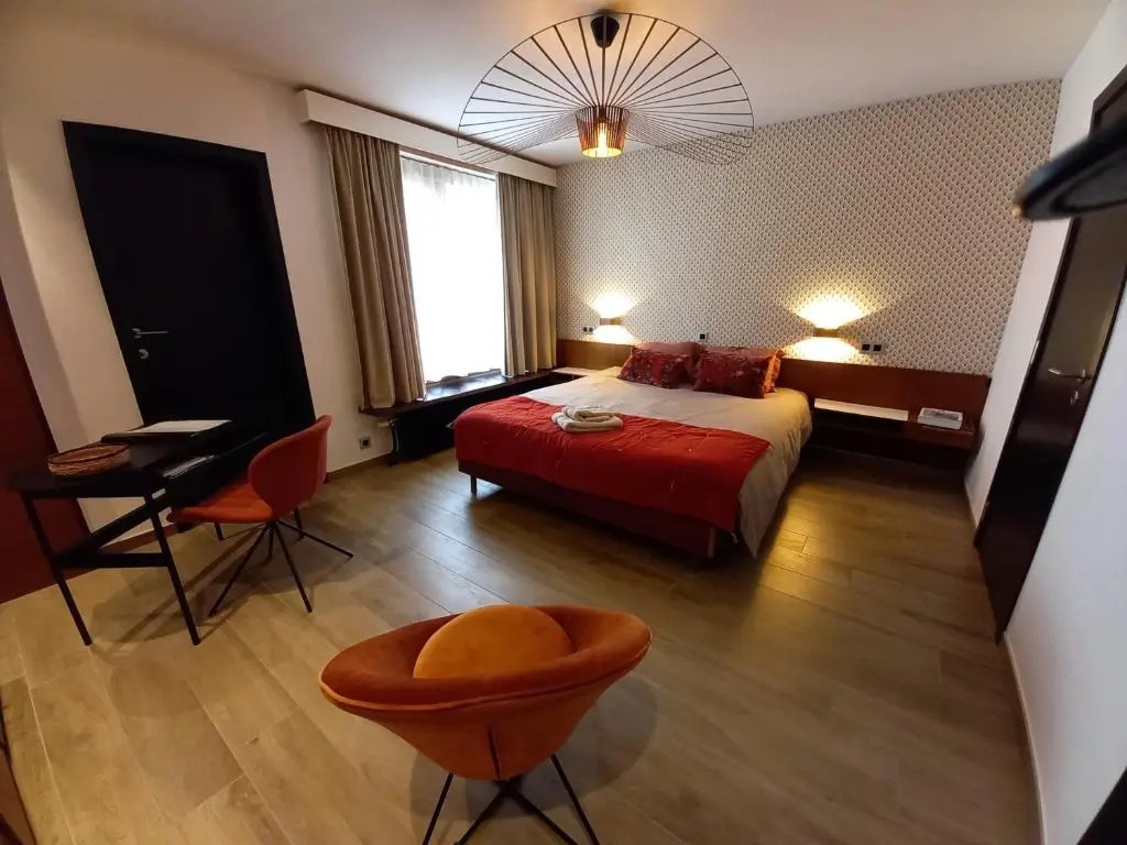 標準雙人房,設有露台及大床